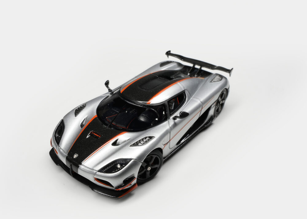 Koenigsegg Sports Car Model - Exquisite Craftsmanship, High - Fidelity Replica - Image 2